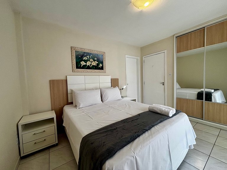 Apto no Centro de Itapema, a 200m do Mar EBM0122