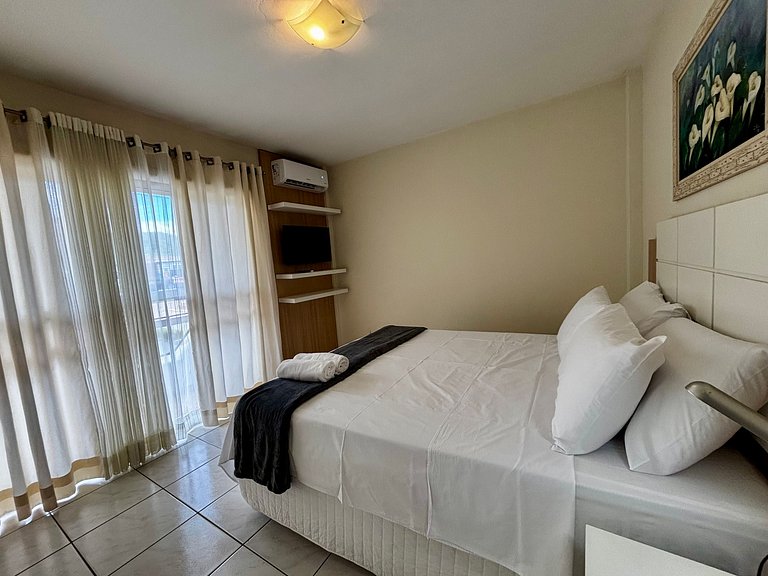 Apto no Centro de Itapema, a 200m do Mar EBM0122