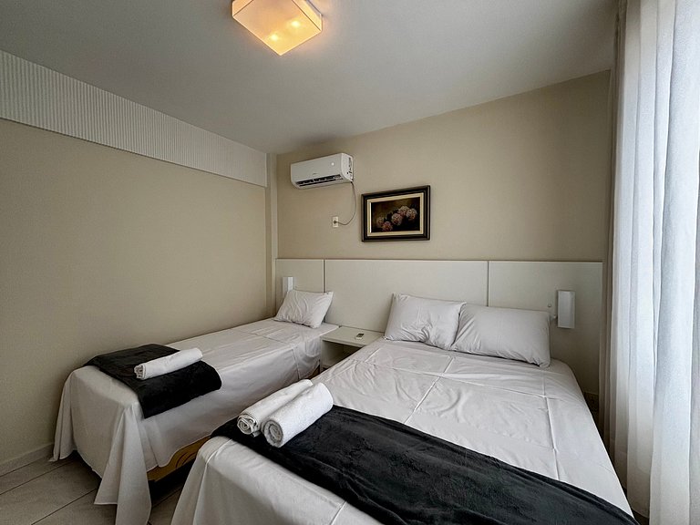 Apto no Centro de Itapema, a 200m do Mar EBM0122