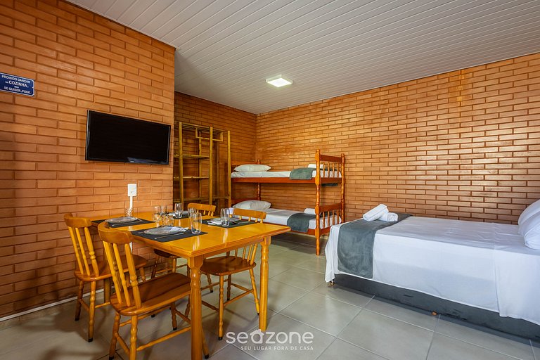 Studio c/ varanda e churrasq., 350m do Mar MHK0003