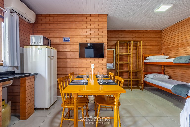 Studio c/ varanda e churrasq., 350m do Mar MHK0003