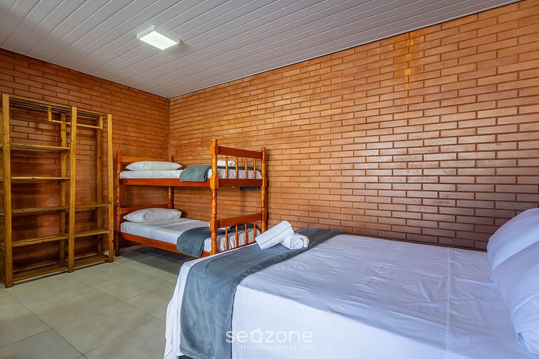 Studio c/ varanda e churrasq., 350m do Mar MHK0003