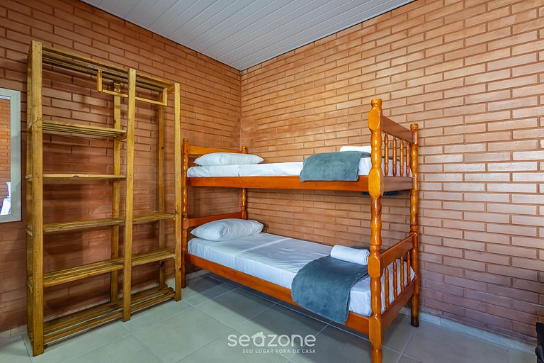 Studio c/ varanda e churrasq., 350m do Mar MHK0003