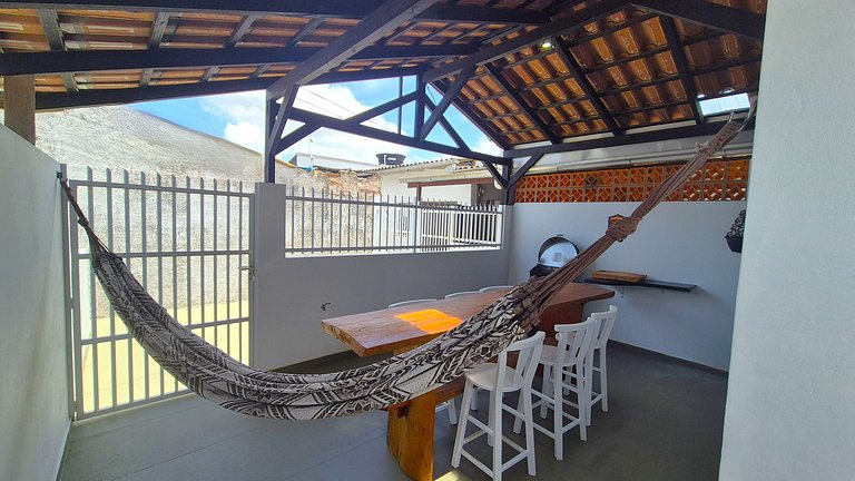 Casa completa a poucos minutos da praia JCS0874