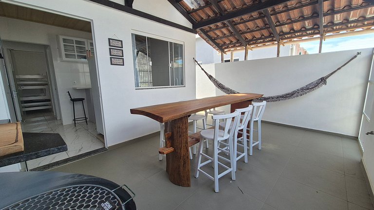 Casa completa a poucos minutos da praia JCS0874