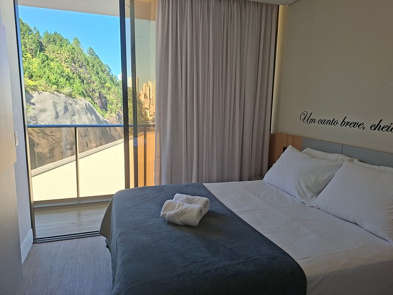 Apto c/ 2 Suítes prox. ao Shopping BC TSO0601