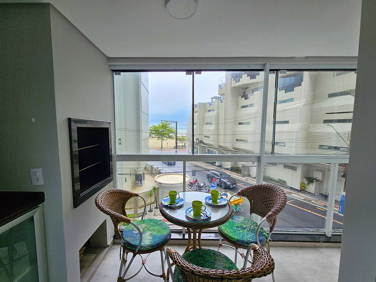 Apto c/ varanda gourmet e vista mar ERM0101