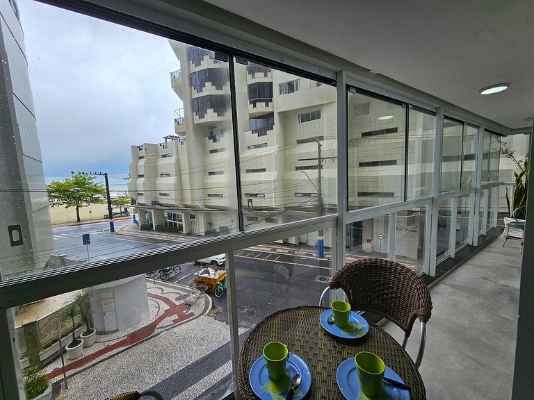 Apto c/ varanda gourmet e vista mar ERM0101