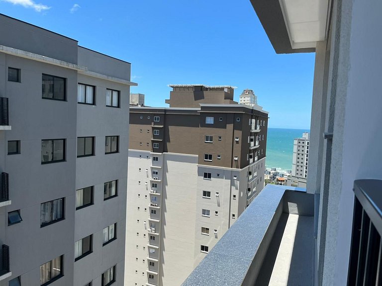 Apto c/ churrasqueira a 500m da praia STW1406