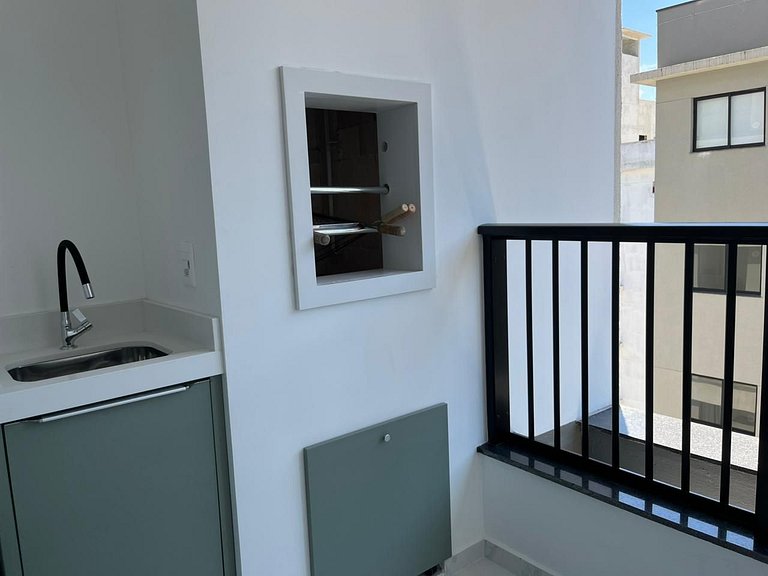 Apto c/ churrasqueira a 500m da praia STW1406