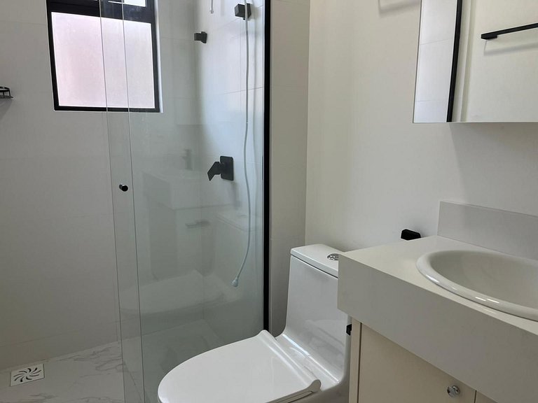 Apto c/ churrasqueira a 500m da praia STW1406