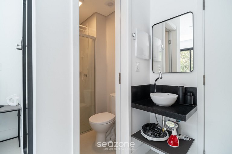 Studio completo a poucos passos da Lagoa LST0017