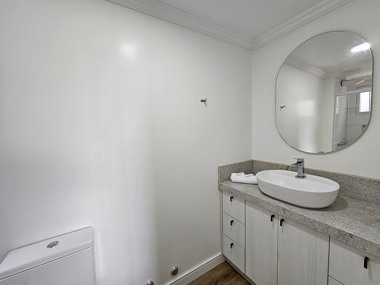 Apto c/ varanda gourmet e vista mar ERM0101