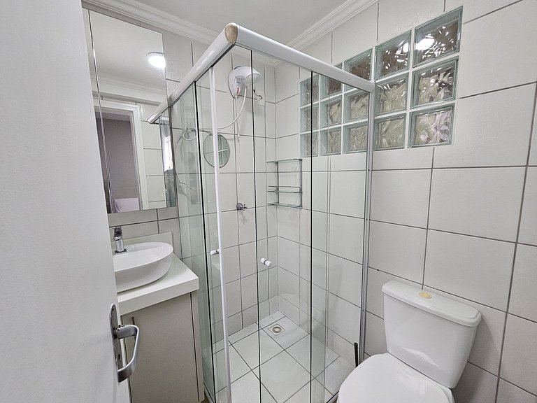 Apto c/ varanda gourmet e vista mar ERM0101