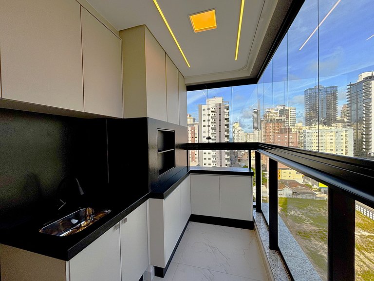 Apto c/ varanda gourmet a 700m da Praia BON1101