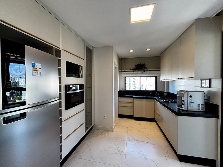 Apto c/ varanda gourmet a 700m da Praia BON1101