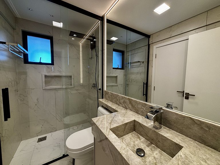 Apto c/ varanda gourmet a 700m da Praia BON1101