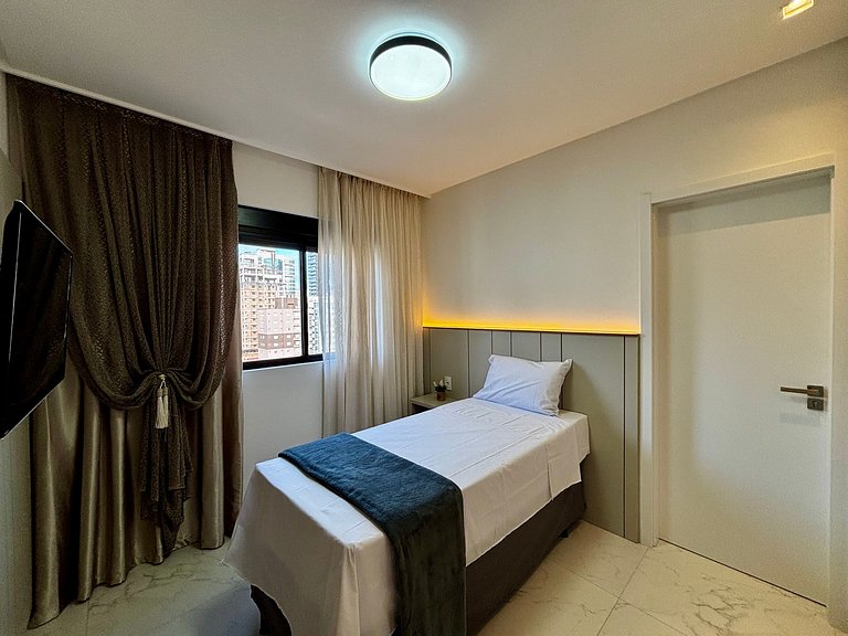 Apto c/ varanda gourmet a 700m da Praia BON1101