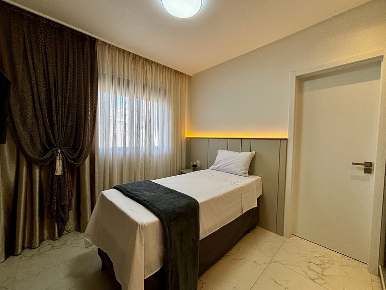 Apto c/ varanda gourmet a 700m da Praia BON1101