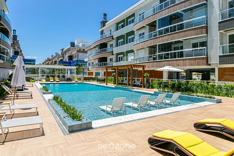 Apto em cond. c/ piscina a passos do mar - SHR5231