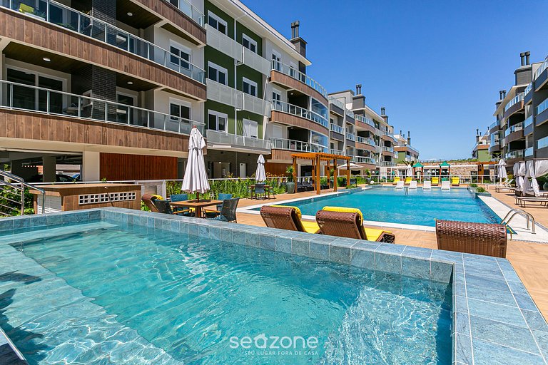 Apto em cond. c/ piscina a passos do mar - SHR5231