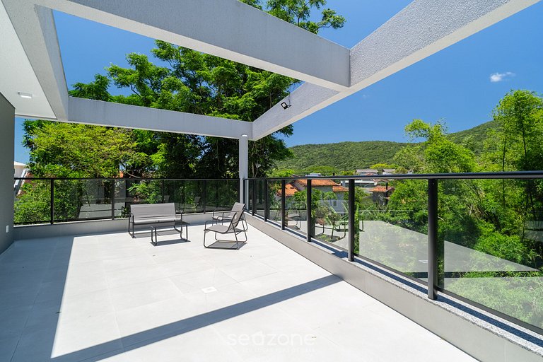 Conforto c/ Varanda em Cond. c/ Piscina SGR0217