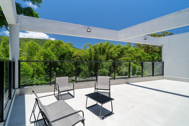 Conforto c/ Varanda em Cond. c/ Piscina SGR0217