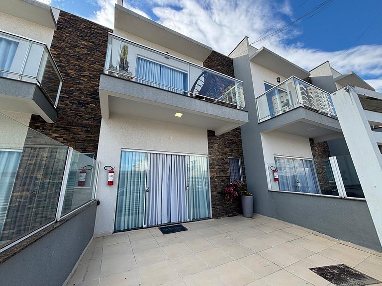 Duplex com vista mar deslumbrante RAT002