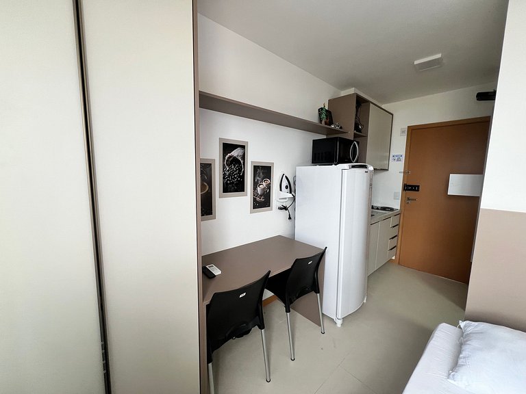 Studio Moderno a 160m do mar em prédio SAA0521