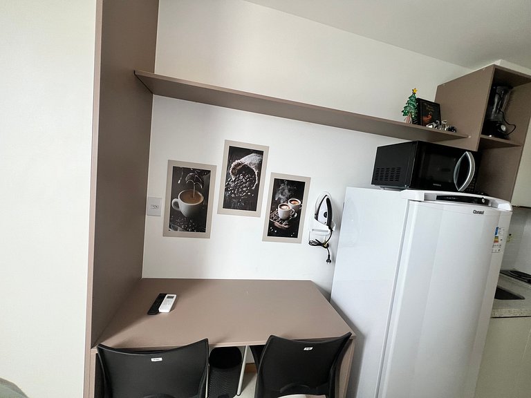 Studio Moderno a 160m do mar em prédio SAA0521