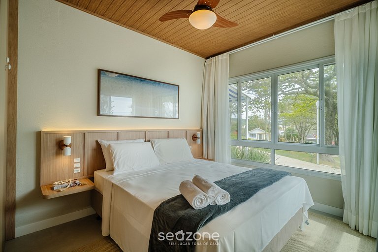 Apto em cond. a 50 m do mar FTS0001