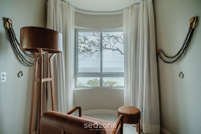 Apto em cond. a 50 m do mar FTS0001