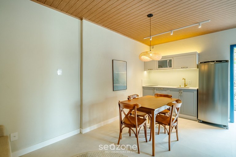 Casa em condomínio apenas 50m do mar FTS0002