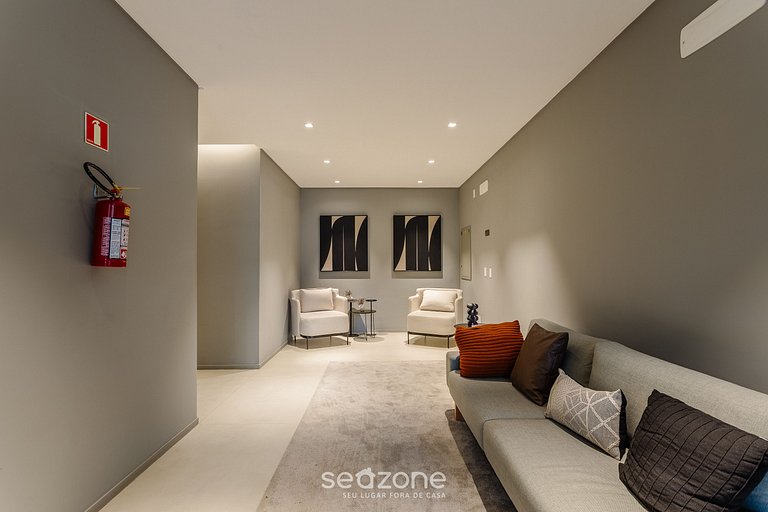 Studio em cond. c/ piscina e academia, SP HMC0101