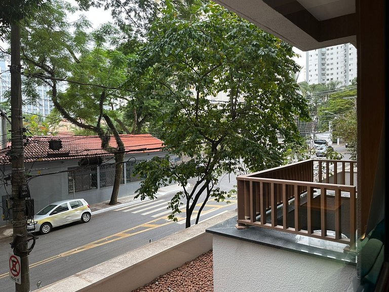 Studio em cond. c/ piscina e academia, SP HMC0101