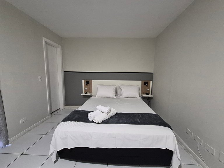 Studio c/ piscina aquecida no prédio UPP0613