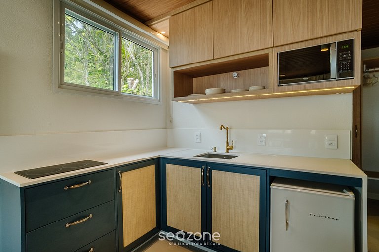 Estúdio em cond. a apenas 50 m do mar FTS0005