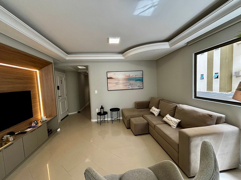 Apto c/ 3Q e churrasqueira a 400m da Praia PRS0101