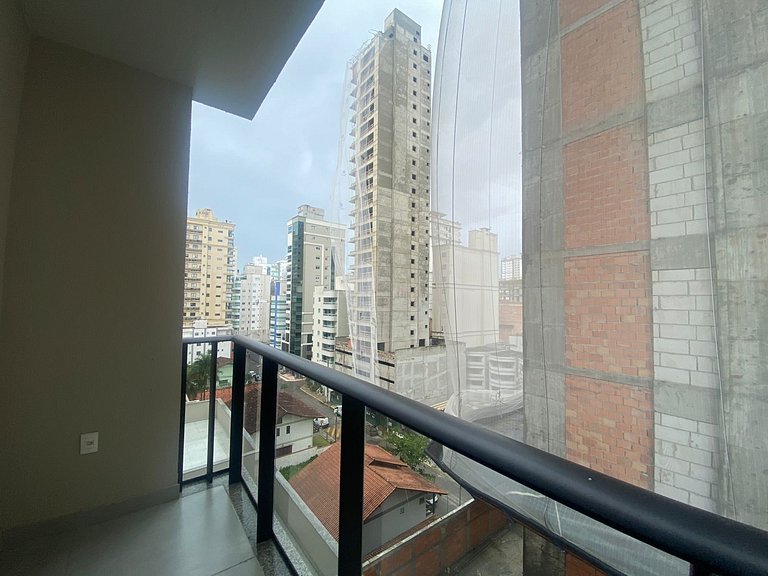 Apto em cond c/ piscina a 220 m do Praia FFS0608