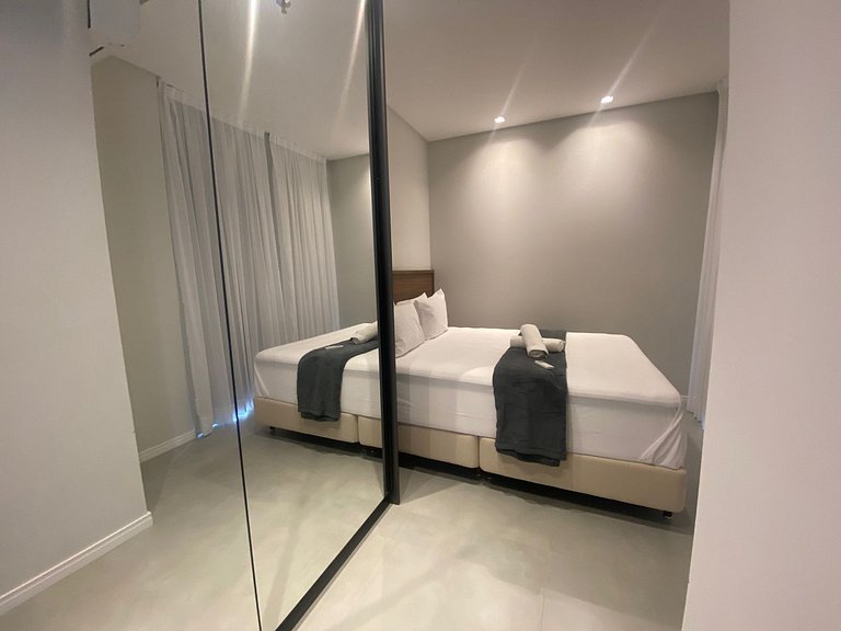 Apto em cond c/ piscina a 220 m do Praia FFS0608