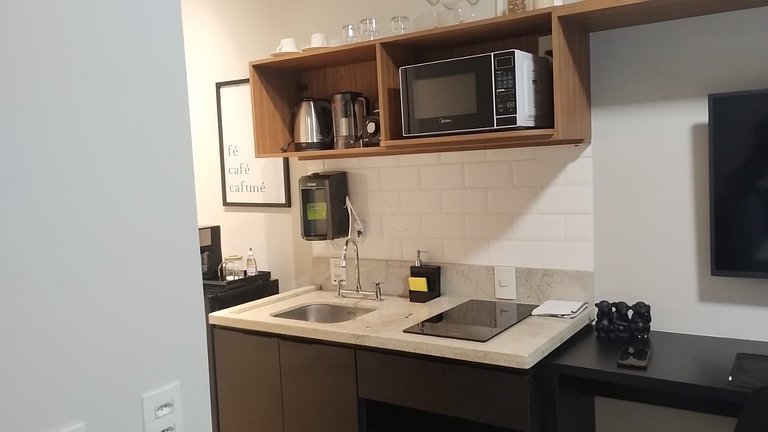 Estúdio Completo a 120 m do Metrô HMR0602