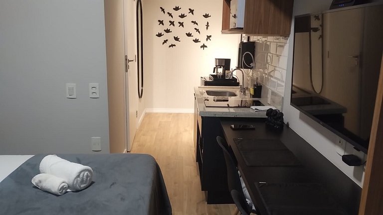 Estúdio Completo a 120 m do Metrô HMR0602