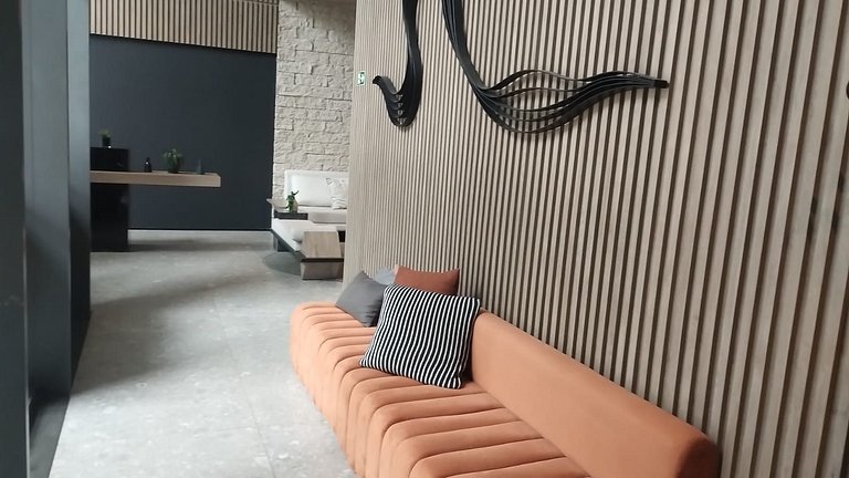 Estúdio Completo a 120 m do Metrô HMR0602