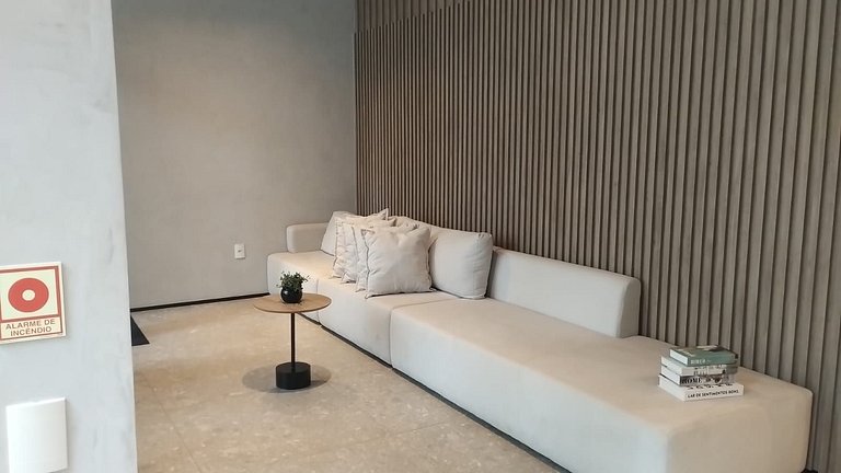 Estúdio Completo a 120 m do Metrô HMR0602