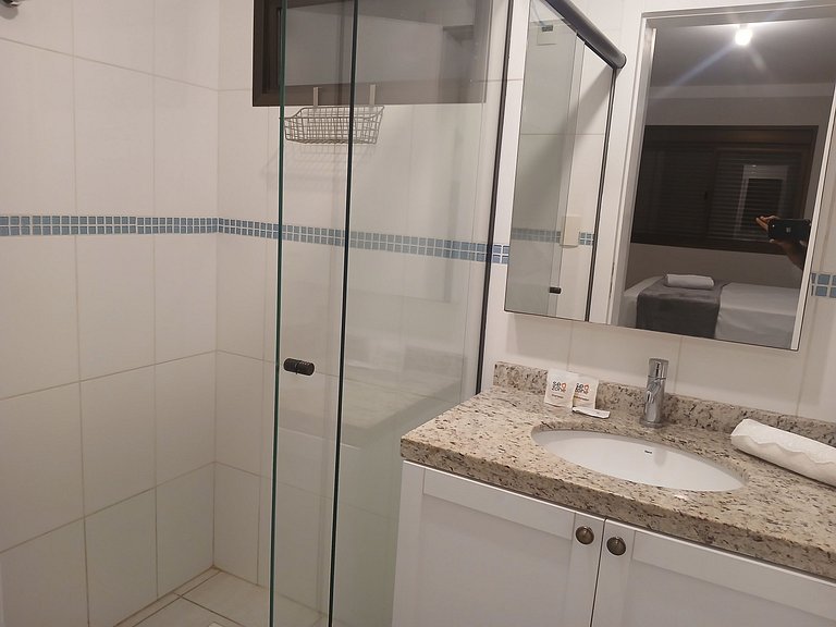 Apto em Cond. c/ Piscina e Acesso às Dunas POS0211