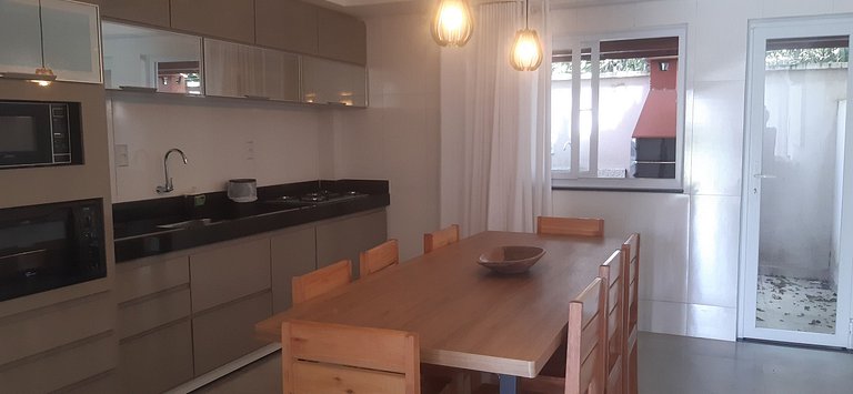 Casa 2 Suites en Cond. c/ Piscina MNT0058