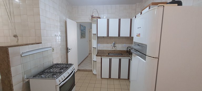 Apto 3QTs a 130 m da Praia do Morro GFT0101