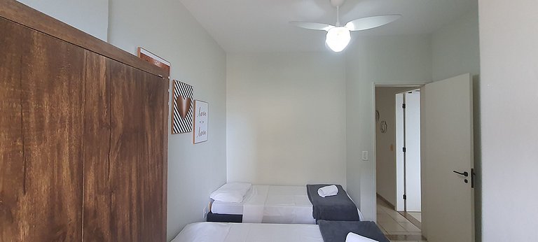 Apto 3QTs a 130 m da Praia do Morro GFT0101