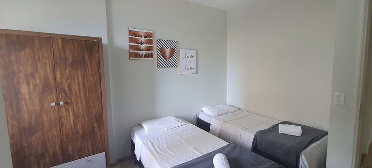 Apto 3QTs a 130 m da Praia do Morro GFT0101