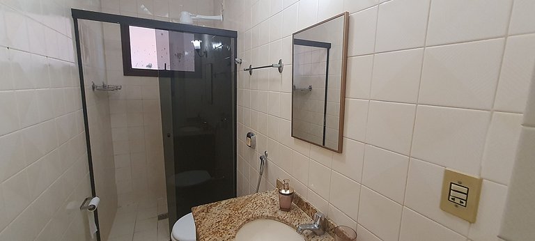 Apto 3QTs a 130 m da Praia do Morro GFT0101